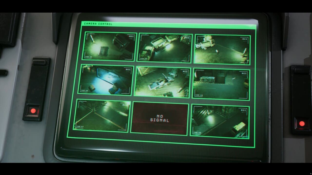 Monitor screen showing “No Signal” warning in Aliens: Dark Descent