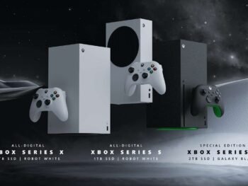 White and black Xbox Series X consoles alongside Xbox Series S, floating on a white background